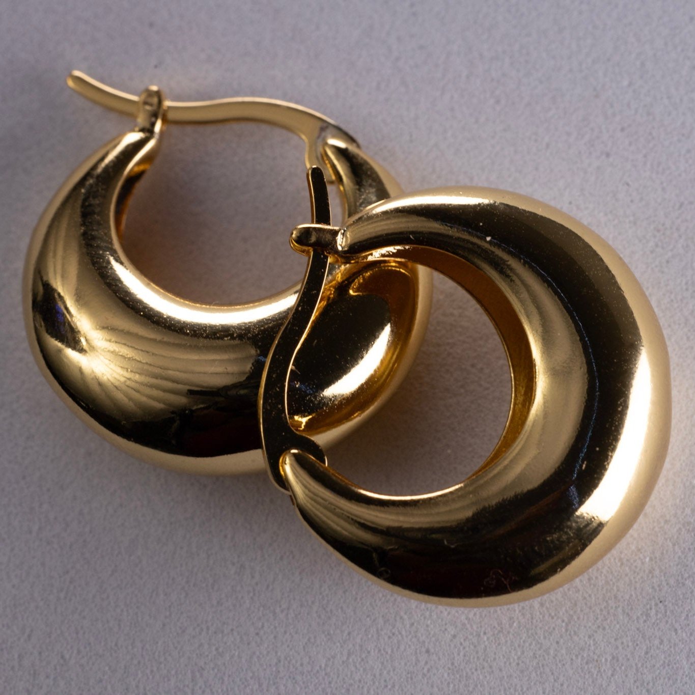 Meg Modern Minimalist Hoop Earrings